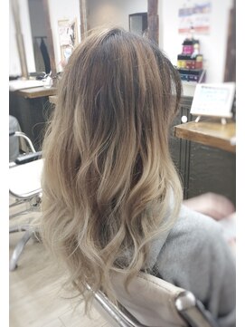 グレースモア(Grace More) (久留米/西原)ハイトーングラデーションカラー