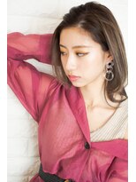 ノイン(noine)&nbsp;シアー素材のトップスは肌が若干透けて見えるくらいが色っぽい