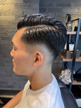 レオザバーバー(LEO the Barber) スキンフェードのパートスタイル