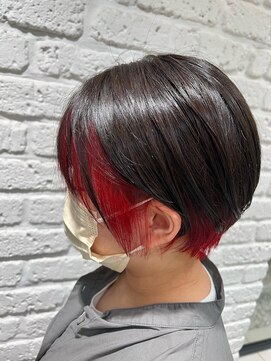 グロー(glow) イヤリングカラーが映える丸みショート♪