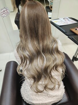 スリーヘアーデザインズ(Three Hair Designs) a