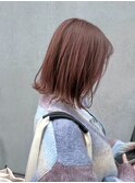 ピンクベージュ×ミディアムボブ