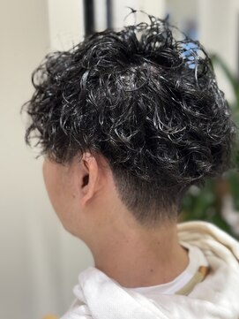 ネネン 久喜(Nennen) メンズパーマスタイル