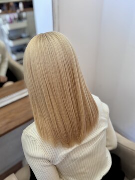 フェニーチェ オン ザ ビーチ(FENICE on the beach) 抜きっぱなしブロンド#髪質改善#髪質改善カラー#前髪#韓国