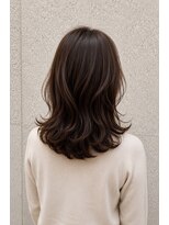 エル(LE)&nbsp;ミルクティーブロンドワンホンレイヤーダークブルー