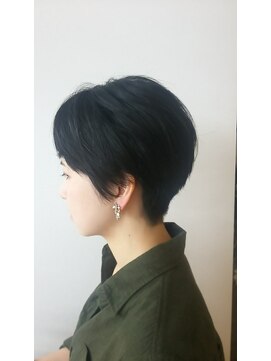 ヘアデザイン ヴォワール(hair & design voir) すっきりショート×おすぎ