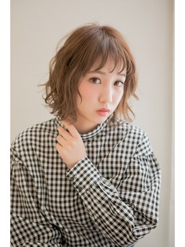 バイロン(VAIRON) スタイリッシュな色っぽボブ