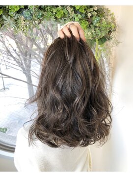 ルーチェ(luce) ハイライトカラー！グレージュ！デザインカラー