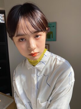 ユー(yew) 耳かけショート×ダークオリーブブラウン