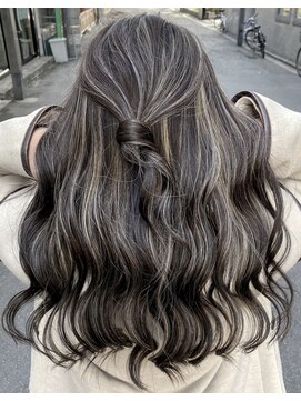 ピヨン 心斎橋(piLLon) 3Dハイライトカラー☆ハーフアップ