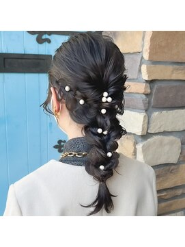 ミル(1001 mille) 結婚式のお呼ばれに！編みおろし風アレンジ【1001mille】