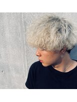 ビューティーリゾート アカヒゲ(Beauty Resort AKAHIGE) /プードルパーマ/ホワイト/ダブルカラー/韓国/メンズカット