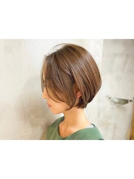 《自宅でもサロンのような仕上がりを再現できるショートボブ》360度見ても綺麗なシルエットのショートヘア*