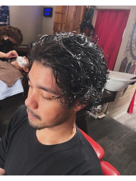サンアンドマーリィズバーバー 駅前店(SON&MARLEY'S BAR BER) King Gnu常田大希風パーマ