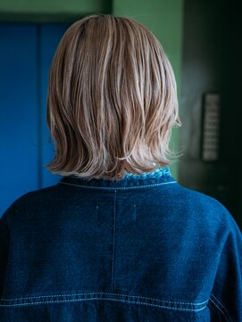 アンディアーモ アオバ(ａｎｄｉａｍｏ ａｏｂａ) ハイトーンボブ