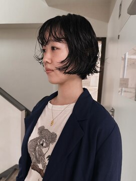 ロジ(loji) ミニボブとパーマ