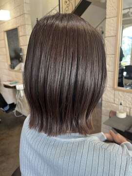 。。。ツヤ切りっぱなしボブ。。。