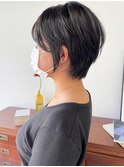 20代30代秋冬暗髪カラーレイヤーボブパーマ小顔ショート