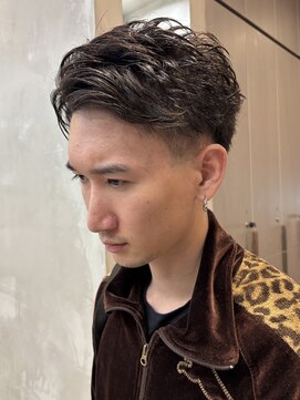 エリマバイフィフス 調布(elima by fifth) 調布アップバングショートスパイキーショートテーパーフェード