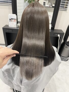 オリーブグレージュ×極艶トリートメント