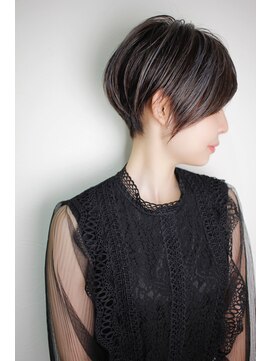 ベラ(Bella) ショートヘア