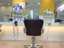 ヘアデザイン ラポール 茨木店(hair design Rapport)の雰囲気（感染拡大防止のため、席の間隔を空けて予約を調整しております。）