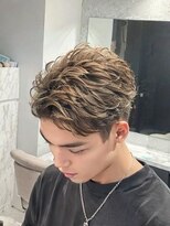 キングオブヘア バイ ノイズ 梅田茶屋町店(KING of hair by NOISM)&nbsp;ブリーチカラースパイラルパーマツーブロックセンターパート