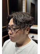 オトコデザイン(OTOKO DESIGN)&nbsp;波巻きパーマ　センターパート　メンズ