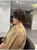 前髪長めの丸みショート
