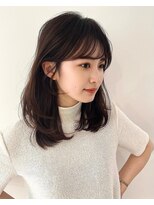 小顔　ネビージュ グレージュ　レイヤーカット