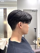 カルム(kalm)&nbsp;毛流れセンターパートニュアンスパーマカルマヘアメンズ パーマ