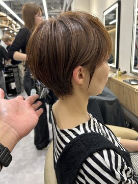 ロンドプロフィール 浦和(Lond profil) 大人可愛い20代30代40代黒髪前下がりショートボブ丸みショート◎