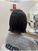 切りっぱなし外はねボブ