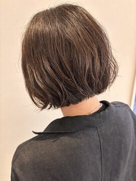 エイチ ヘアアンドメイク(eich hair&make) パーマ残りを活かした大人のナチュラルボブ