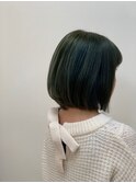 ツヤツヤモスグリーン