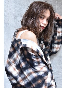 メーヴェ(Mowen) mowenイルミナx毛先パーマxことりベージュx黒髪カタログx美髪