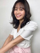 薄め前髪＋アッシュグレー×ミディアム