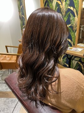 ムーン(moon) #イメチェンヘアスタイル#チェリーブラウン#フェミニンロング