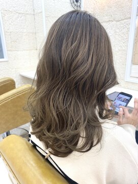 ペコリー(pecoree) オリーブグレージュ×ミディアムレイヤー