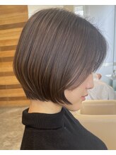 リアン アオヤマ(Liun Aoyama) 大人ショート/ひし形シルエット/前髪長め/30代/40代/50代