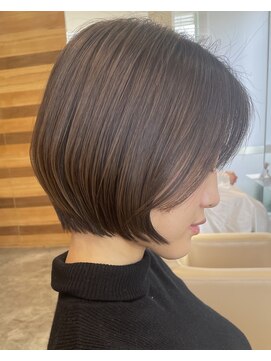 リアン アオヤマ(Liun Aoyama) 大人ショート/ひし形シルエット/前髪長め/30代/40代/50代