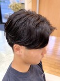 メンズショートセンターパートツーブロ刈り上げニュアンスパーマ