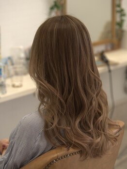 ジョナ(Jona)の写真/【福山/曙町】”さりげないオシャレに”上品なハイライトが◎《カット+カラー+ハイライト￥12000～》
