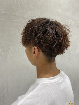 ウシワカマルエムティードット 富士宮店(USHIWAKAMARU MT.) 緩めツイストスパイラルパーマ