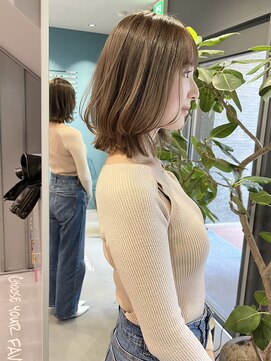 ソピ バイ インビテーション(sopi by invitation) ボブレイヤー/ベージュ