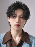 韓国黒髪ツーブロックニュアンスフェザーコンマバングウルフ