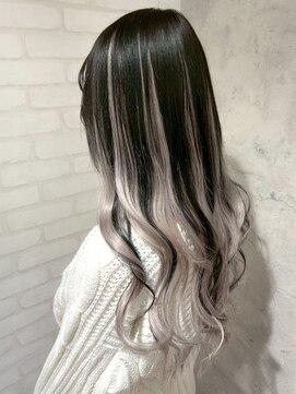 アフィナー(Afinar) 【横浜/横浜駅】黒髪×ホワイトグレー◎コントラストロング