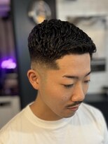 フランクスバーバーリザーブ 人形町店(FRANK’S BARBER RESERVE) アイロンパーマ/スキンフェード¥人形町 y