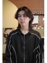 エディ(Edy)&nbsp;ウルフカットセンターパートニュアンスパーマメンズカット眉毛