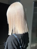 ベレーザ 川越(Beleza)&nbsp;4544金髪ホワイトアッシュブロンドレイヤーボブシャギーカット